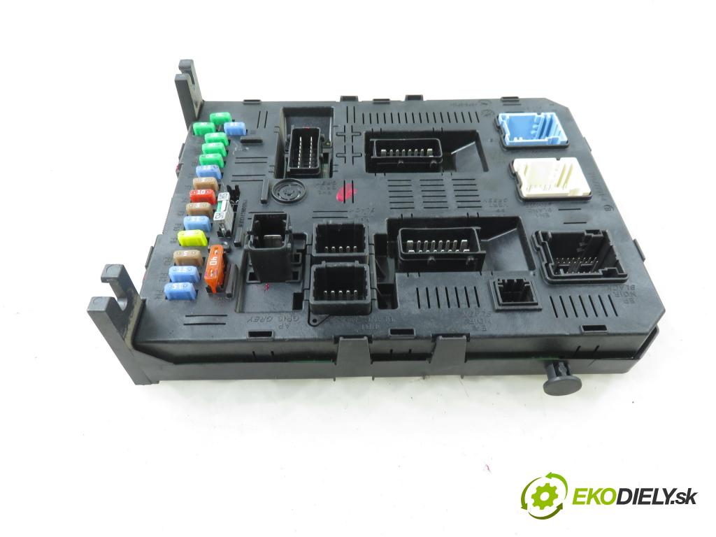 PEUGEOT 307 (3A/C) HB 2005 65,00 1.4 16V - KFU (ET3J4) 1360,00 MODUL BSI 281148373A ; 2167600315B ; 281133468A