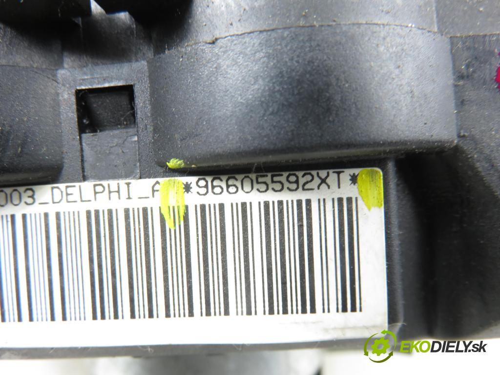 PEUGEOT 307 (3A/C) HB 2005 65,00 1.4 16V - KFU (ET3J4) 1360,00 páčka/prepínač 96605592XT