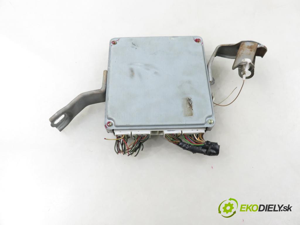 TOYOTA AVENSIS (_T22_) SEDAN 2000 81,00 2.0 D-4D (CDT220_) - 1CD-FTV 1995,00 Riadiaca jednotka Motor 8966105420 ; 1758005033 ; MB1758005033