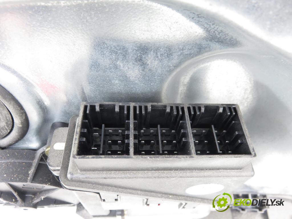 VW POLO (9N_) HB 2002 55,00 1.4 16V 75 - BBY 1390,00 Mechanizmus okien 6Q2959802A ; 400645D