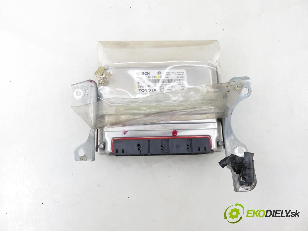 TOYOTA COROLLA Liftback (_E11_) LIFTBACK 2000 71,00 1.4 VVTi 97 - 4ZZ-FE 1398,00 Riadiaca jednotka Motor 8966102660 ; 0261206229