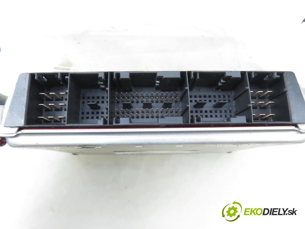 TOYOTA COROLLA Liftback (_E11_) LIFTBACK 2000 71,00 1.4 VVTi 97 - 4ZZ-FE 1398,00 Riadiaca jednotka Motor 8966102660 ; 0261206229