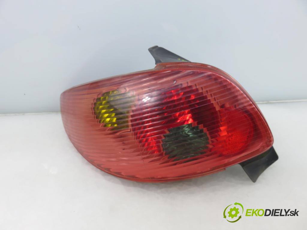 PEUGEOT 206 liftback (2A/C) HB 2004 440,00 1.1 i - HFX (TU1JP) 1124,00 světlo levé zadní 
