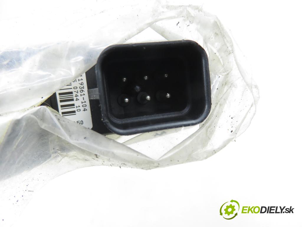 TOYOTA COROLLA Liftback (_E11_) LIFTBACK 2000 71,00 1.4 VVTi 97 - 4ZZ-FE 1398,00 mechanismus oken 0130821908