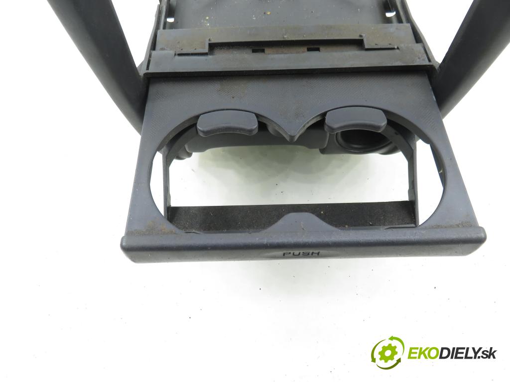 TOYOTA COROLLA Liftback (_E11_) LIFTBACK 2000 71,00 1.4 VVTi 97 - 4ZZ-FE 1398,00 Panel kúrenia KLIMATIZACE: