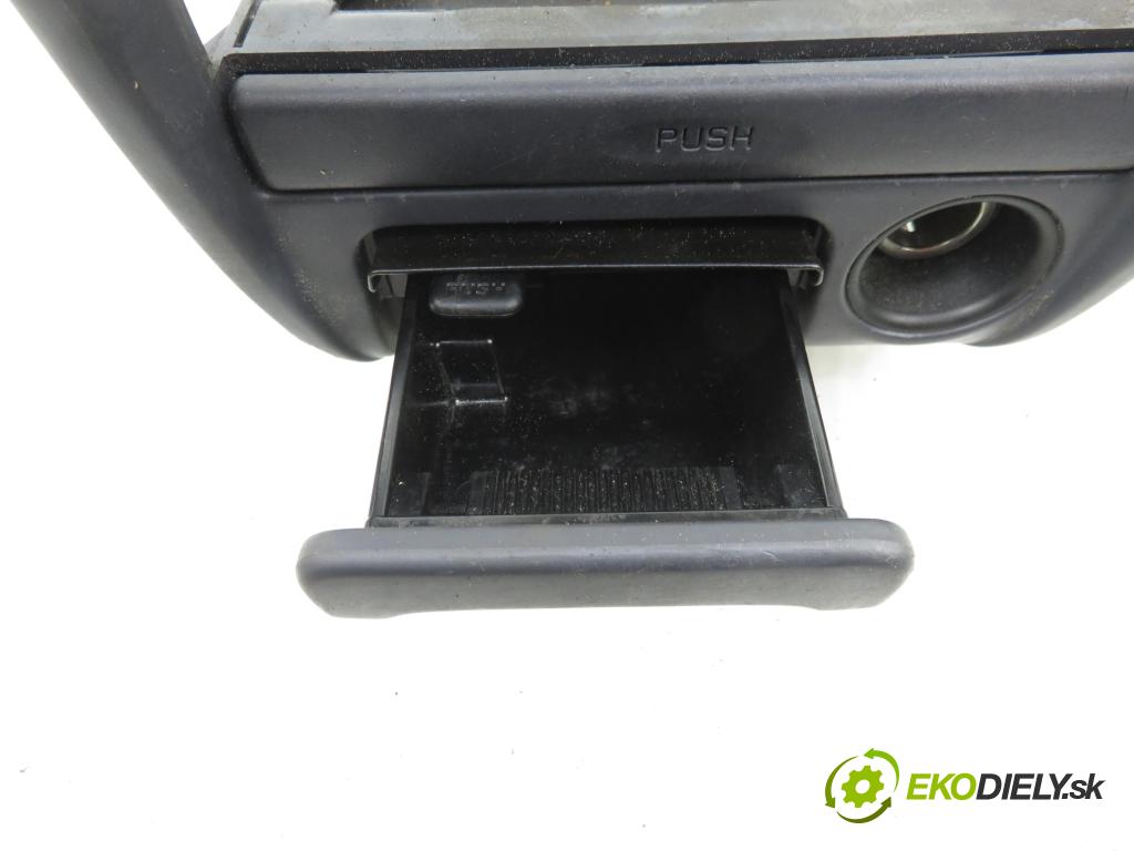 TOYOTA COROLLA Liftback (_E11_) LIFTBACK 2000 71,00 1.4 VVTi 97 - 4ZZ-FE 1398,00 Panel kúrenia KLIMATIZACE: