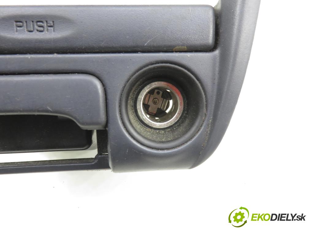 TOYOTA COROLLA Liftback (_E11_) LIFTBACK 2000 71,00 1.4 VVTi 97 - 4ZZ-FE 1398,00 Panel kúrenia KLIMATIZACE: