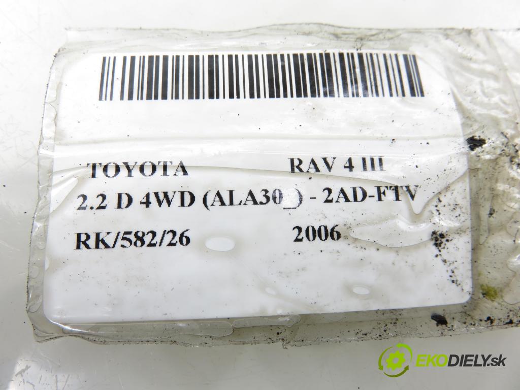 TOYOTA RAV 4 III (_A3_) SUV 2006 100,00 2.2 D 4WD (ALA30_) 136 - 2AD-FTV 2231,00 vstrekovač 236700R020 (Vstrekovač paliva)
