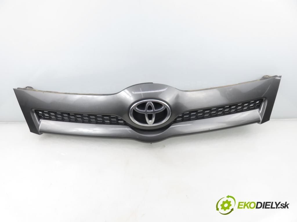 TOYOTA COROLLA Verso (ZER_, ZZE12_, R1_) VAN 2004 85,00 2.0 D-4D (CUR10_) - 1CD-FTV 1995,00 Mriežka / maska 531110F020