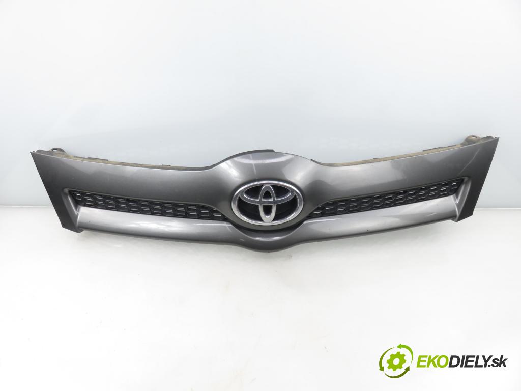 TOYOTA COROLLA Verso (ZER_, ZZE12_, R1_) VAN 2004 85,00 2.0 D-4D (CUR10_) - 1CD-FTV 1995,00 Mriežka / maska 531110F020