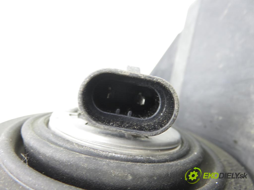 TOYOTA COROLLA Verso (ZER_, ZZE12_, R1_) VAN 2004 85,00 2.0 D-4D (CUR10_) - 1CD-FTV 1995,00 Svetlo PP