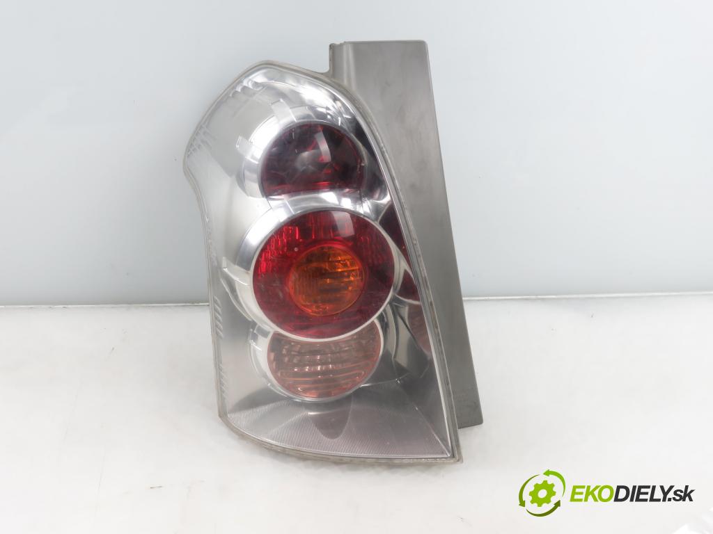 TOYOTA COROLLA Verso (ZER_, ZZE12_, R1_) VAN 2004 85,00 2.0 D-4D (CUR10_) - 1CD-FTV 1995,00 Svetlo ľavé zadné