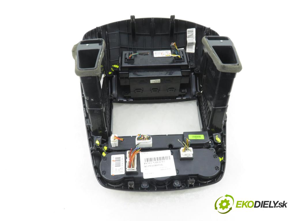 KIA CEE'D liftback (ED) HB 2008 80,00 1.4 16V 109 - G4FA 1396,00 Panel kúrenia KLIMATRONIK 972501H000EQ ; 957101H400