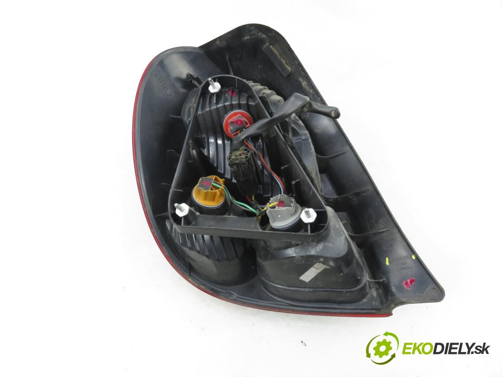 TOYOTA COROLLA Liftback (_E11_) LIFTBACK 2000 71,00 1.4 VVTi 97 - 4ZZ-FE 1398,00 Svetlo pravé zadné 54596293