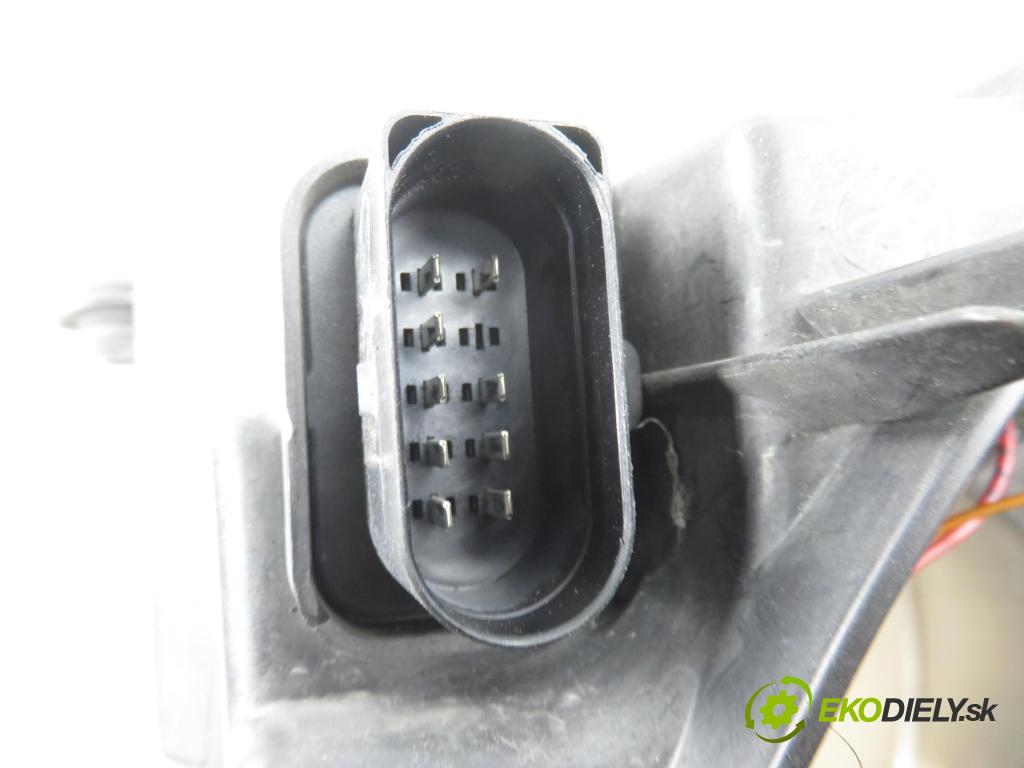 AUDI A2 (8Z0) HB 2001 55,00 1.4 - AUA 1390,00 Svetlo LP 8Z0941003