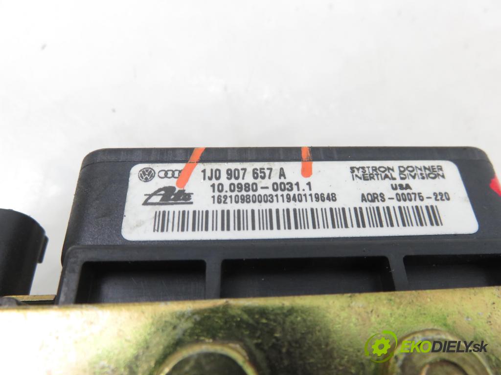 VW NEW BEETLE (9C1, 1C1) HB 2001 66,00 1.9 TDI 90 - ALH 1896,00 Snímač ESP 1J1907637A ; 1J0907657A ; 1J0907651A