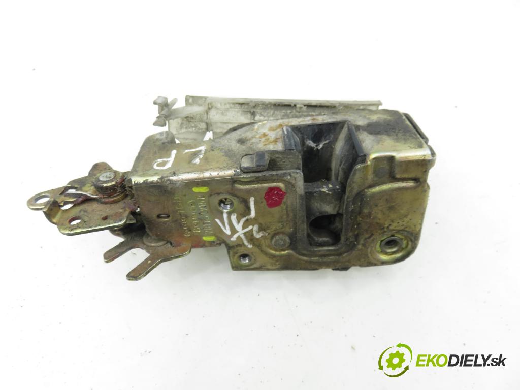 VW TRANSPORTER IV Autobus (70XB, 70XC, 7DB, 7DW, 7DK) BUS 2001 75,00 2.5 TDI - AYC 2461,00 zámok 701837015D