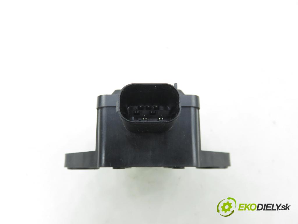 TOYOTA COROLLA Verso (ZER_, ZZE12_, R1_) VAN 2004 85,00 2.0 D-4D (CUR10_) - 1CD-FTV 1995,00 Snímač ESP 0265005273 ; 8919305020