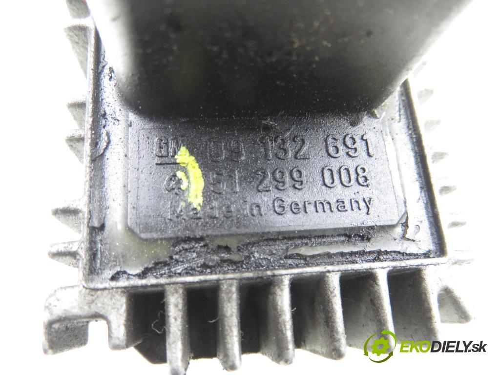 OPEL MERIVA A nadwozie wielkoprzestrzenne (MPV) (X03) HB 2004 74,00 1.7 CDTI 100 - Z 17 DTH 1686,00 RELÉ: JÚN: 09132691 ; 51299008