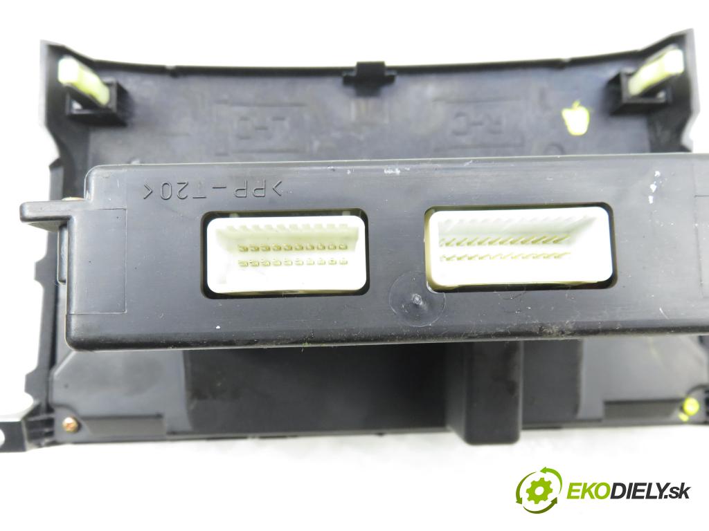 TOYOTA COROLLA Verso (ZER_, ZZE12_, R1_) VAN 2004 85,00 2.0 D-4D (CUR10_) - 1CD-FTV 1995,00 Panel kúrenia KLIMATRONIK 559000F030