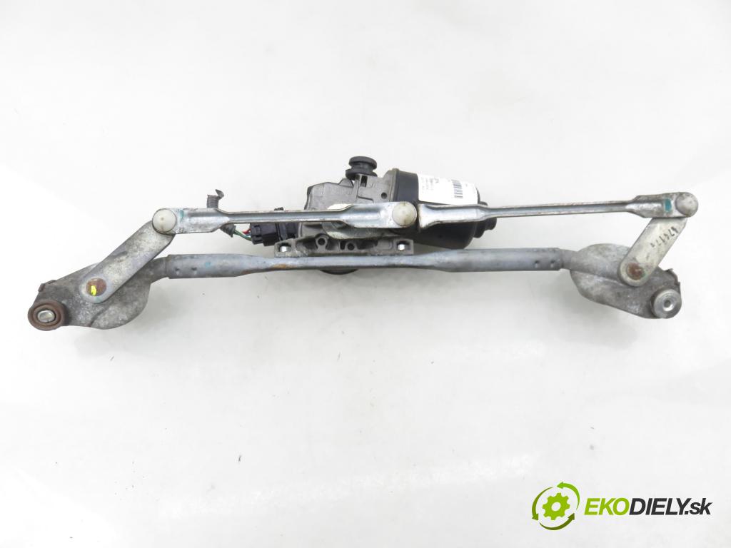 TOYOTA COROLLA Verso (ZER_, ZZE12_, R1_) VAN 2004 85,00 2.0 D-4D (CUR10_) - 1CD-FTV 1995,00 Motorček stieračov 851100F020