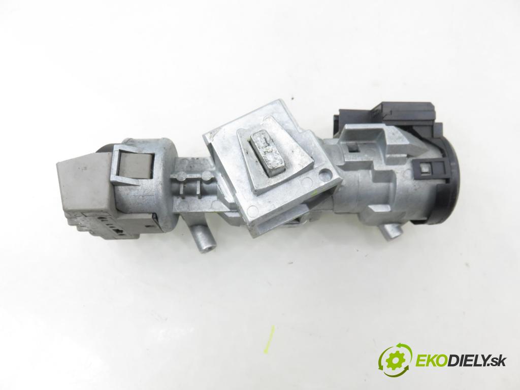 FORD FOCUS II Turnier (DA_, FFS, DS) KOMBI 2008 66,00 1.6 TDCI 90 1560,00 spinačka 3M513F880AD (Spínacia skrinka)