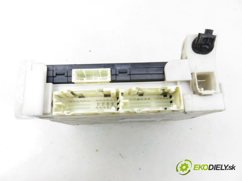 TOYOTA YARIS (_P13_) HB 2016 51,00 1.0 (KSP130_) 69 - 1KR-FE 998,00 MODUL BSI MB2380009281 ; 892210D470 ; 8273052K40