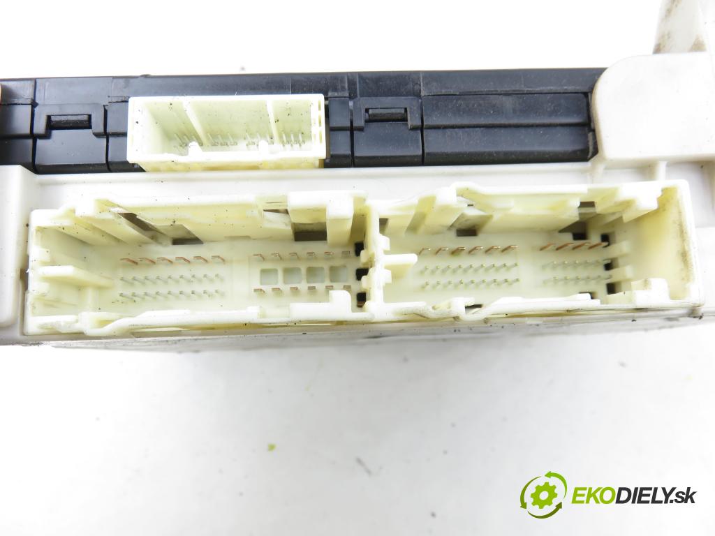 TOYOTA YARIS (_P13_) HB 2016 51,00 1.0 (KSP130_) 69 - 1KR-FE 998,00 MODUL BSI MB2380009281 ; 892210D470 ; 8273052K40