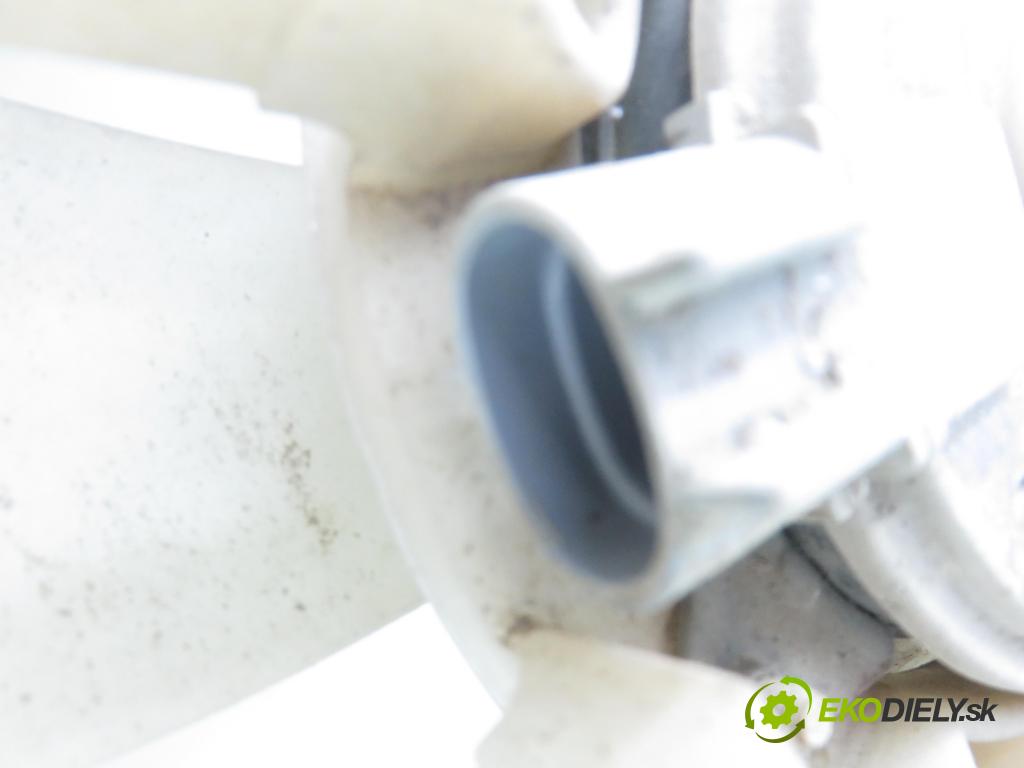 TOYOTA YARIS (_P13_) HB 2016 51,00 1.0 (KSP130_) 69 - 1KR-FE 998,00 Ventilátor chladič klíma/voda 1680008270 ; 4227504972