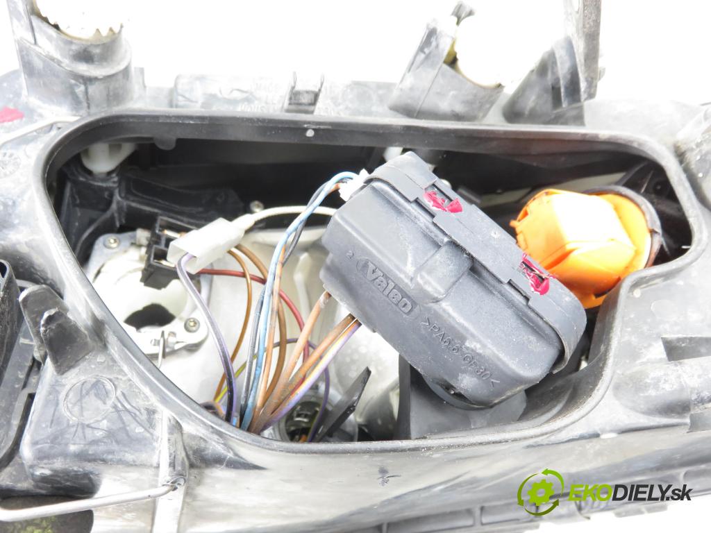 AUDI A2 (8Z0) HB 2001 55,00 1.4 - AUA 1390,00 Svetlo PP 8Z0941004