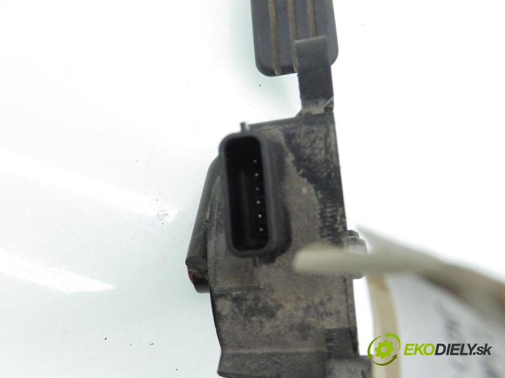 RENAULT SCENIC II (JM0/1_) MINIVAN 2003 88,00 1.9 dCi 120 - F9Q 812 1870,00 Potenciometer plynu 8200159645 (Potenciometer plynového pedálu)