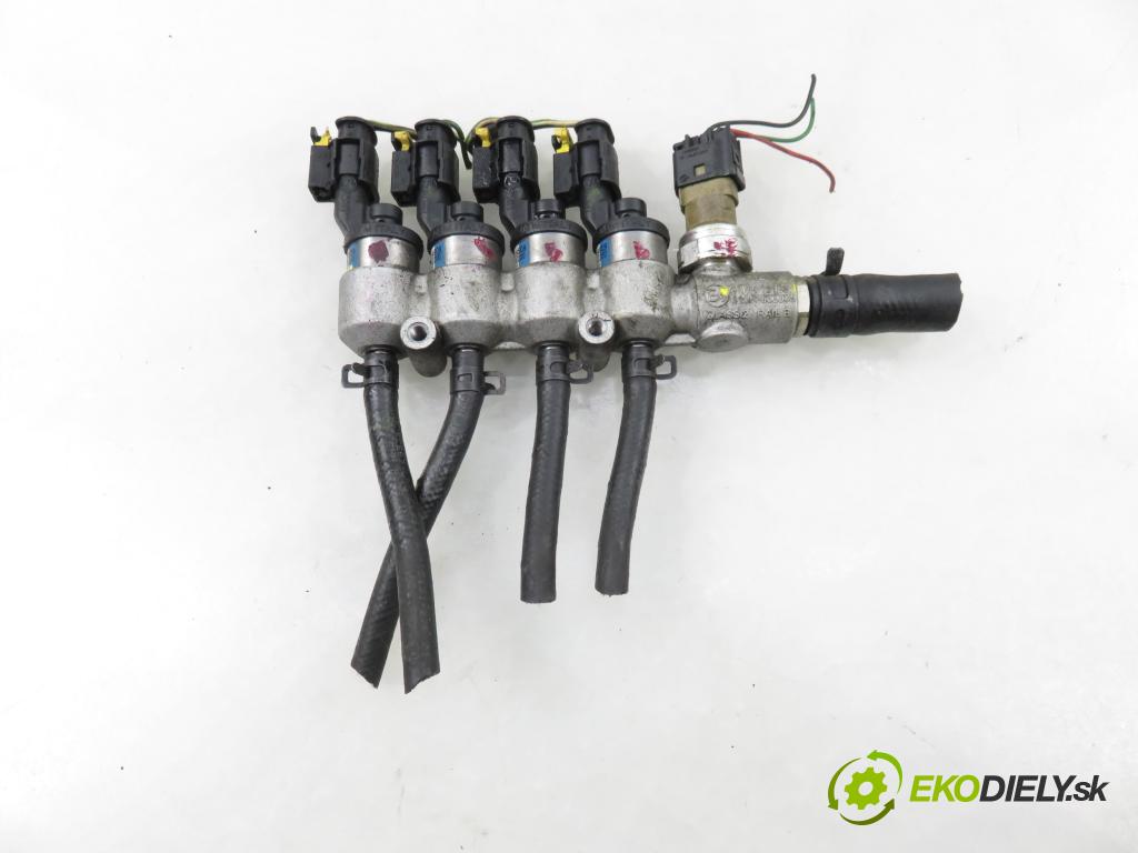 PEUGEOT 307 (3A/C) HB 2005 65,00 1.4 16V - KFU (ET3J4) 1360,00 Lišta vstrekovacia LPG 09SQ99020021 ; 67R010185