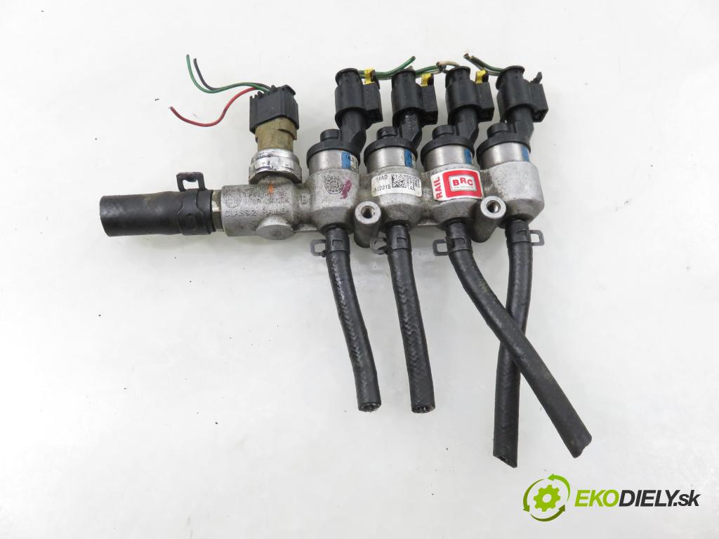 PEUGEOT 307 (3A/C) HB 2005 65,00 1.4 16V - KFU (ET3J4) 1360,00 Lišta vstrekovacia LPG 09SQ99020021 ; 67R010185