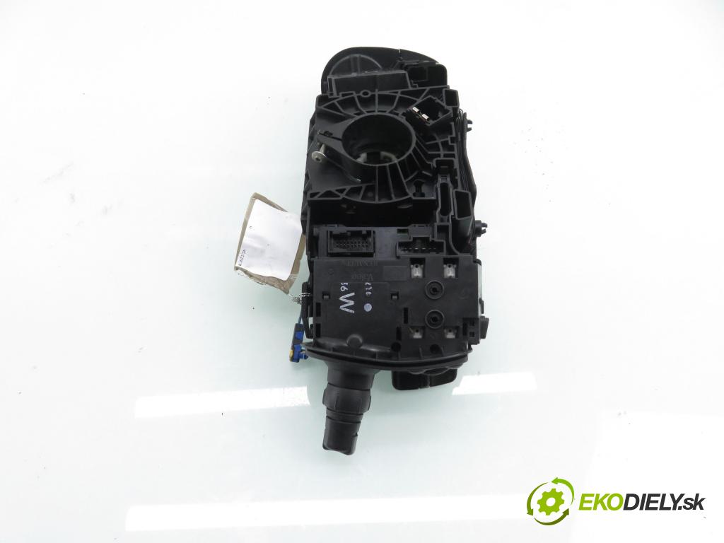 RENAULT SCENIC II (JM0/1_) MINIVAN 2003 88,00 1.9 dCi 120 - F9Q 812 1870,00 páčka/prepínač 7701060400