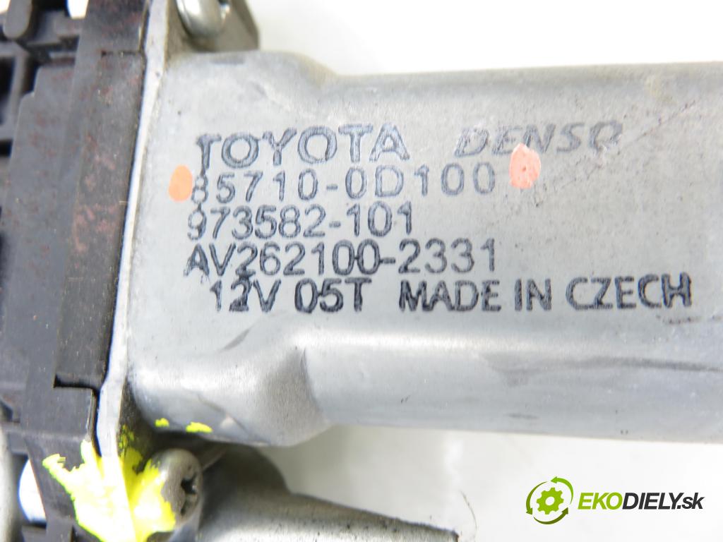 TOYOTA YARIS (_P13_) HB 2016 51,00 1.0 (KSP130_) 69 - 1KR-FE 998,00 Mechanizmus okien 3D 857100D100