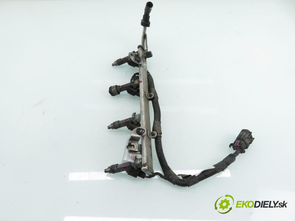 CHEVROLET CAPTIVA (C100, C140) SUV 2012 137,00 2.4 186 - LE9 2384,00 Lišta vstrekovacia 12613162 (Vstrekovacia lišta)