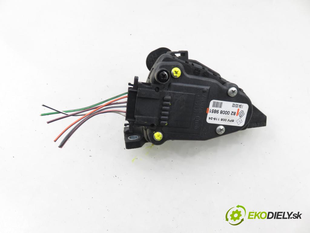 RENAULT CLIO II (BB_, CB_) HB 2002 55,00 1.2 16V (BB05, BB0W, BB11, BB27, BB2T, BB2U, BB2V, 1149,00 Potenciometer plynu 8200089851 (Potenciometer plynového pedálu)