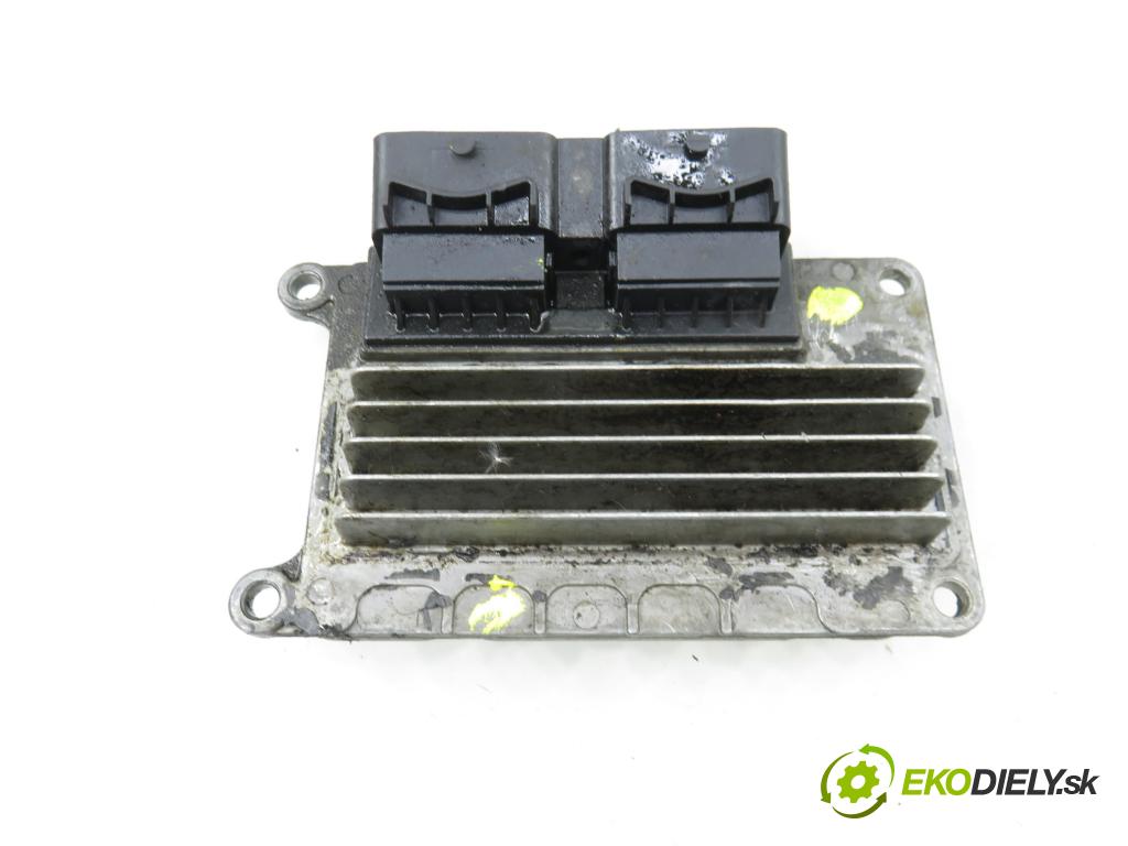 RENAULT CLIO II (BB_, CB_) HB 2002 55,00 1.2 16V (BB05, BB0W, BB11, BB27, BB2T, BB2U, BB2V, 1149,00 Riadiaca jednotka Motor 8200162381