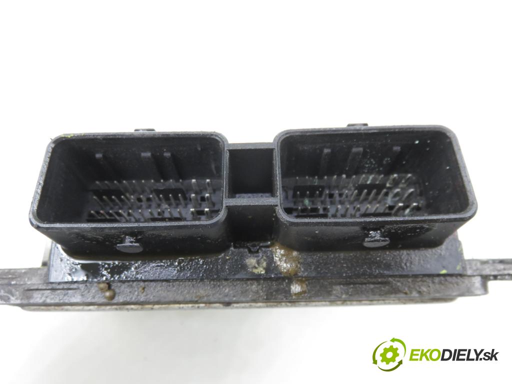 RENAULT CLIO II (BB_, CB_) HB 2002 55,00 1.2 16V (BB05, BB0W, BB11, BB27, BB2T, BB2U, BB2V, 1149,00 Riadiaca jednotka Motor 8200162381