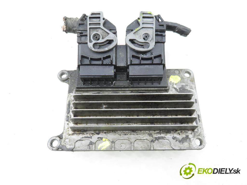 RENAULT CLIO II (BB_, CB_) HB 2002 55,00 1.2 16V (BB05, BB0W, BB11, BB27, BB2T, BB2U, BB2V, 1149,00 Riadiaca jednotka Motor 8200162381
