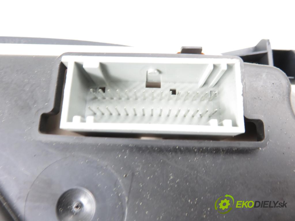 RENAULT CLIO II (BB_, CB_) HB 2002 55,00 1.2 16V (BB05, BB0W, BB11, BB27, BB2T, BB2U, BB2V, 1149,00 Prístrojovka elektrický P8200059776
