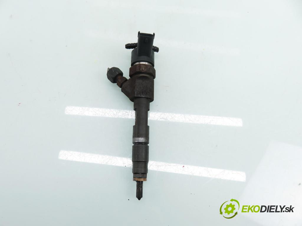 RENAULT ESPACE IV (JK0/1_) MINIVAN 2004 85,00 1.9 dCi 116 - F9Q 820 1870,00 vstrekovač 8200100272 ; 0445110110B (Vstrekovač paliva)