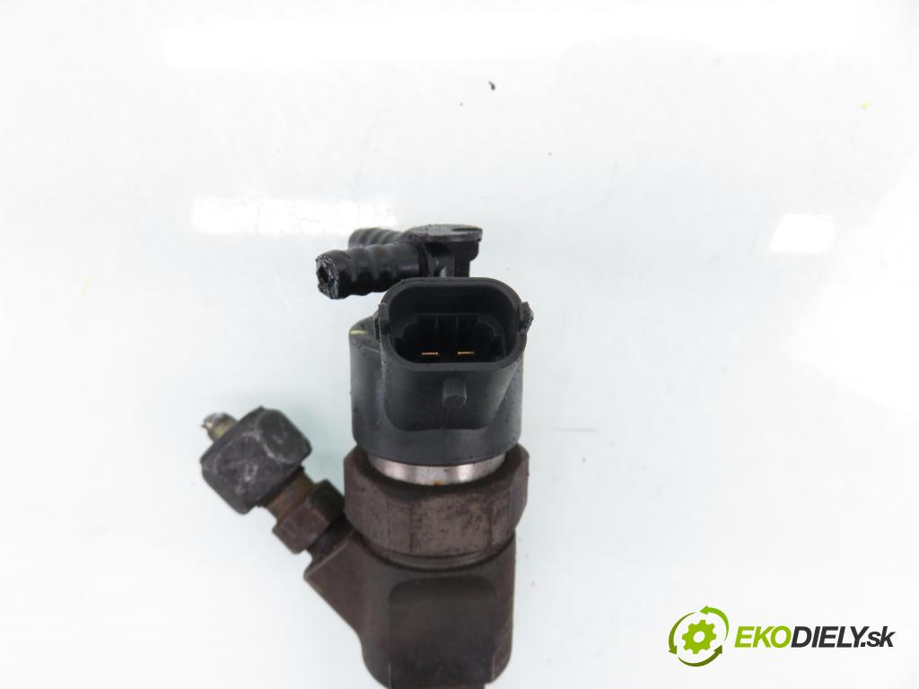RENAULT ESPACE IV (JK0/1_) MINIVAN 2004 85,00 1.9 dCi 116 - F9Q 820 1870,00 vstrekovač 8200100272 ; 0445110110B (Vstrekovač paliva)