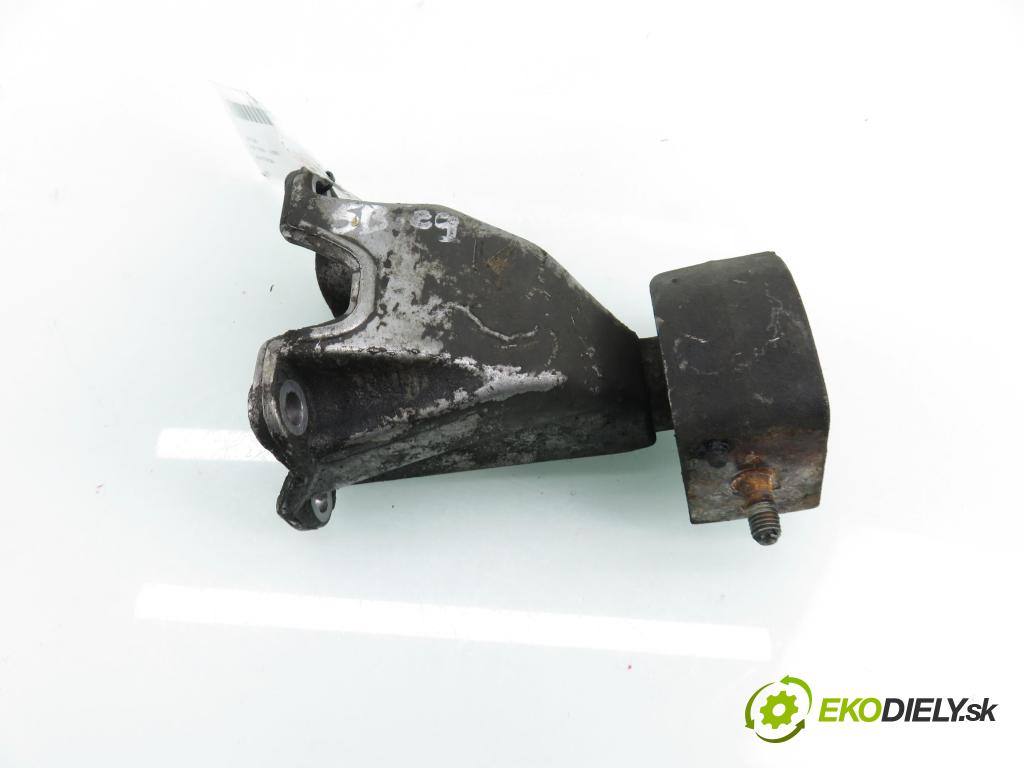 AUDI A4 Avant (8D5, B5) KOMBI 1998 66,00 1.9 TDI - AHU 1896,00 Uchytenie prevodovky 8D0399113AB