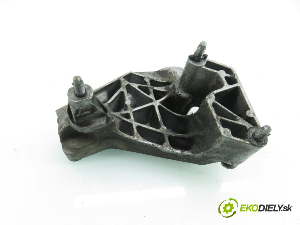 SEAT LEON (1M1) HB 2001 92,00 1.8 20V - AGN 1781,00 Uchytenie Motor 038199207H