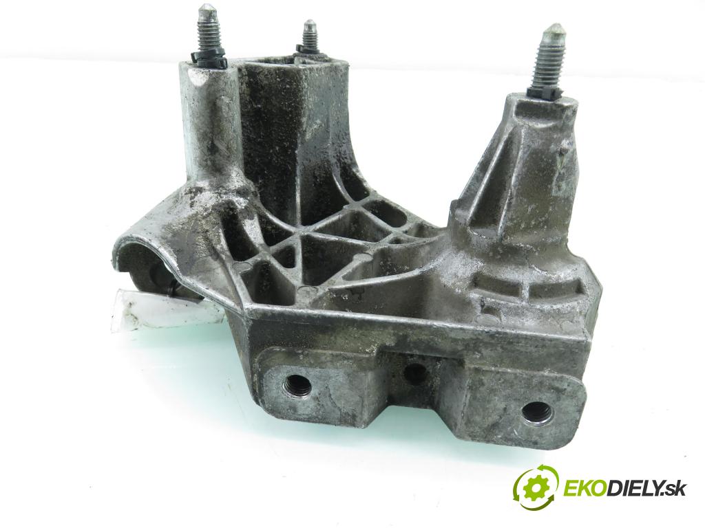 SEAT LEON (1M1) HB 2001 92,00 1.8 20V - AGN 1781,00 Uchytenie Motor 038199207H