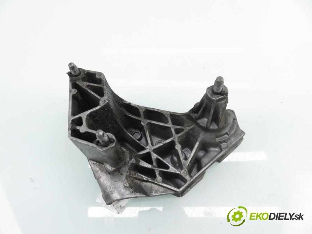 SEAT LEON (1M1) HB 2001 92,00 1.8 20V - AGN 1781,00 Uchytenie Motor 038199207H