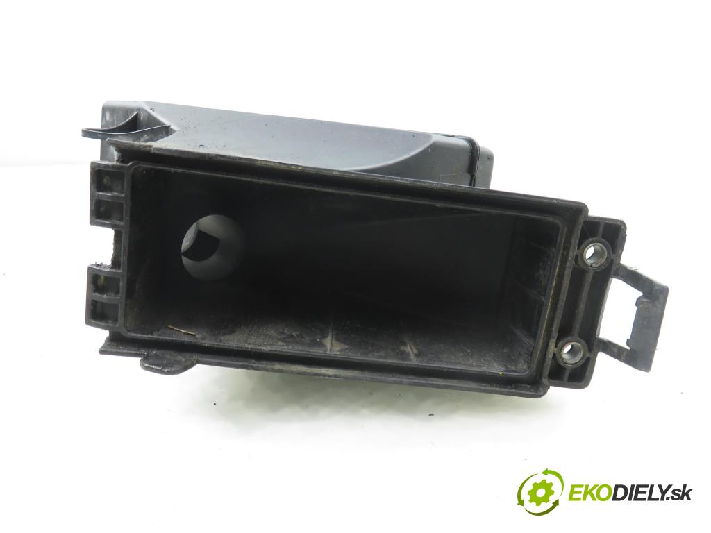 RENAULT CLIO II (BB_, CB_) HB 2002 55,00 1.2 16V (BB05, BB0W, BB11, BB27, BB2T, BB2U, BB2V, 1149,00 Obal filtra vzduchu 8200042209 (Obal vzduchového filtra)