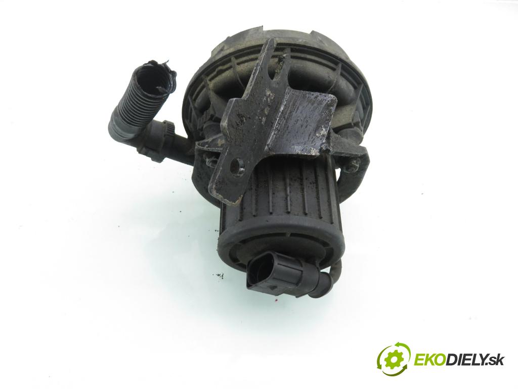 SEAT LEON (1M1) HB 2001 92,00 1.8 20V - AGN 1781,00 Pumpa vzduchu 72273803 ; 06A959253B ; 06A131083B