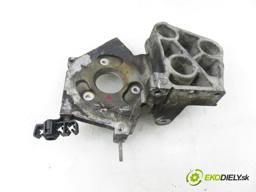 RENAULT ESPACE IV (JK0/1_) MINIVAN 2004 85,00 1.9 dCi 116 - F9Q 820 1870,00 Uchytenie pumpy vstrekovacej 205689 ; 255708